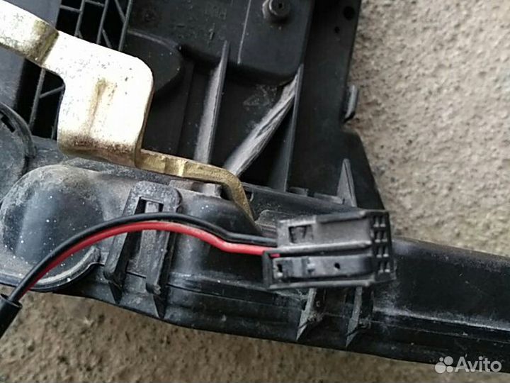 Замок передней правой двери Mercedes W211