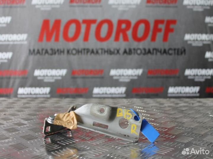 Шарнир капота Санни B15 правый А560