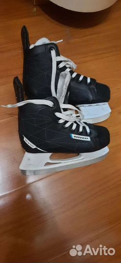 Коньки хоккейные