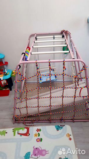 Детский игровой комплекс с горкой и качелями