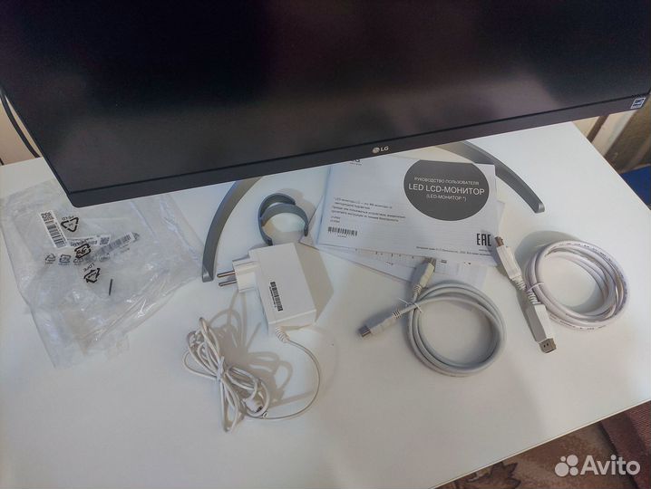 Монитор LG 27UP650-W 4K 27