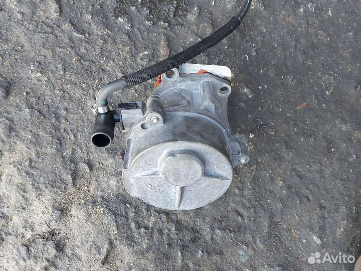 Насос вакуумный Рено Трафик Лагуна 1.9 F9Q