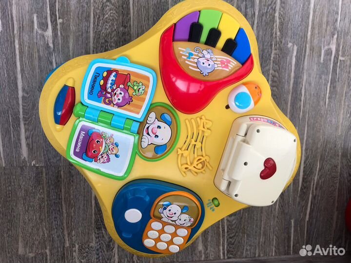 Развивающий столик fisher price