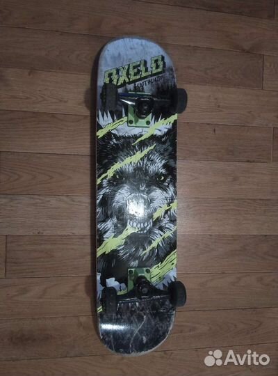 Скейтборд и защитная амуниция