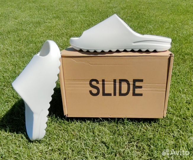 Сланцы Yeezy Slide