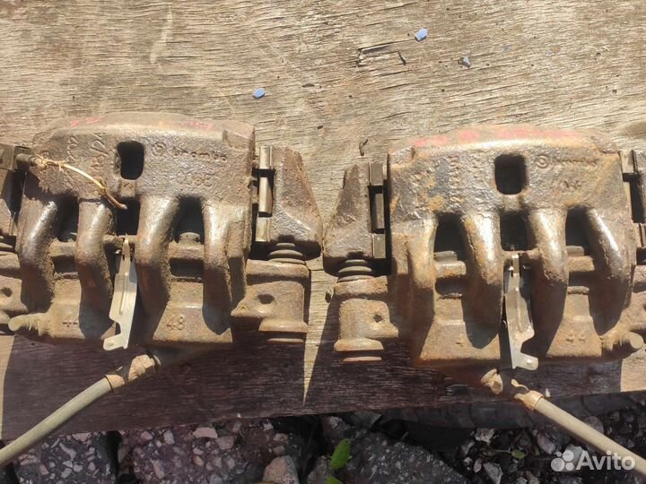 Суппорт передний peugeot boxer правый и левый