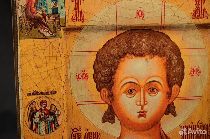 Икона деревянная в ковчеге 