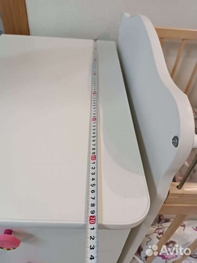 Детская кроватка с маятником и ящиком