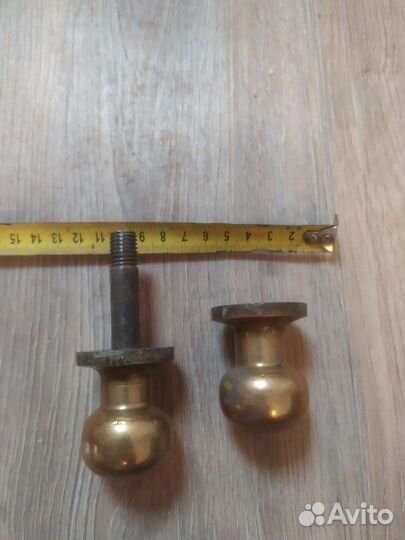 Ручка старинная бронзовая круглая на дверь