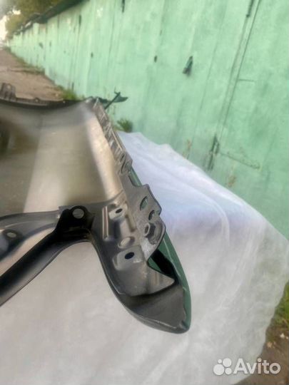 Крыло переднее левое на lexus LX 570