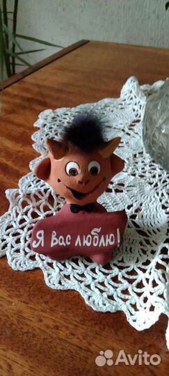 Фигурки фарфоровые, глиняные