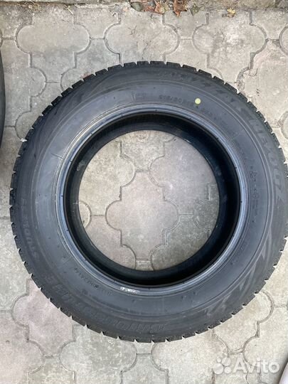 Bridgestone Blizzak Revo GZ 215/60 R16 95S