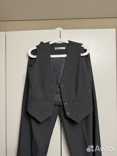 Костюм двойка (жилетка, брюки)