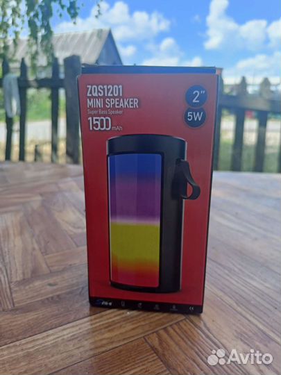 Беспроводная блютуз колонка