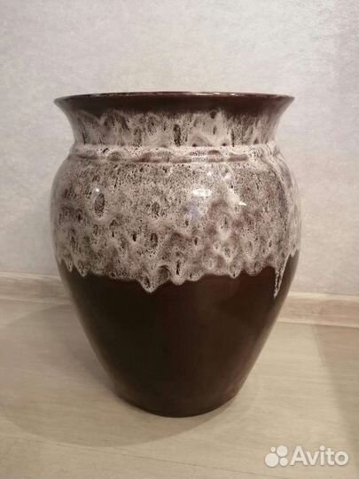 Большой керамический горшок для крупных цветов