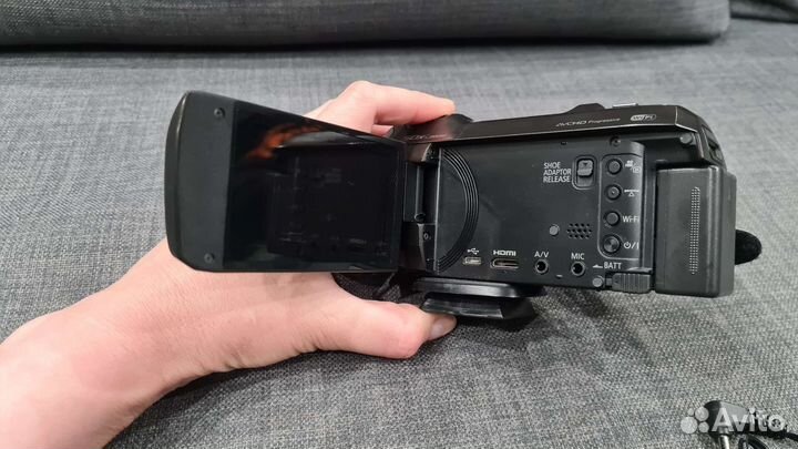 Видеокамера PanasonicHC-V750