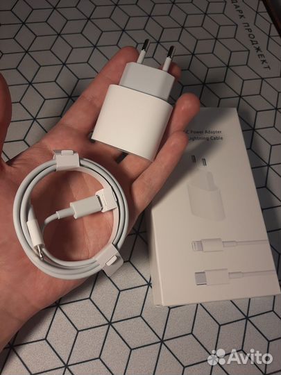 Зарядка на iPhone 20w (блок + кабель )