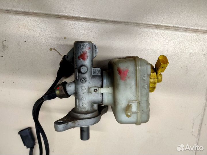 Цилиндр тормозной главный Volkswagen Golf (Mk4) IV