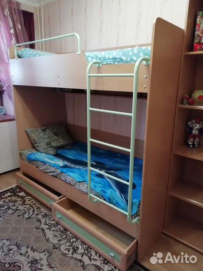 Кровать двухъярусная