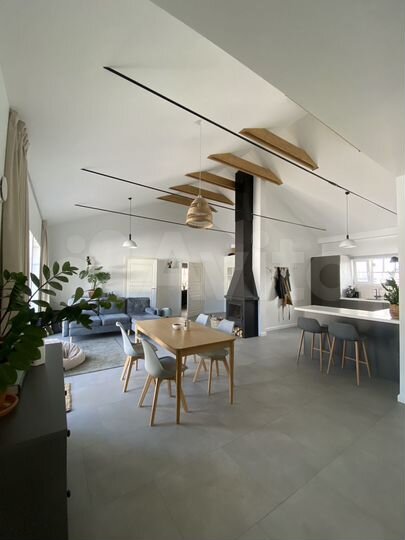 Дом 158 м² на участке 7 сот.