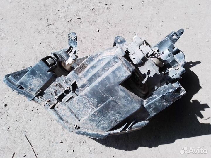 Фара правая Nissan Almera G15