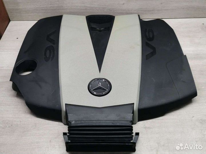 Крышка двигателя Mercedes C W204