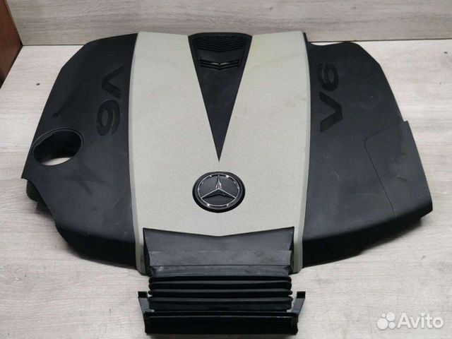 Крышка двигателя Mercedes C W204