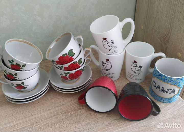 Чайные чашки с блюдцами, кружки