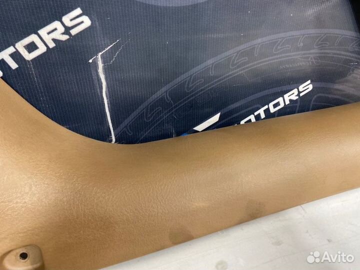 Обшивка багажника правая Chevrolet Trailblazer