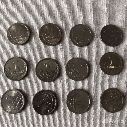 Монета 12 5 рублей. 1 Копейка 2004 буква м.