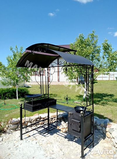 Мангал с крышей