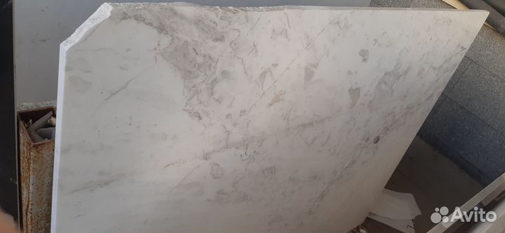 Остатки белого мрамора для подоконников