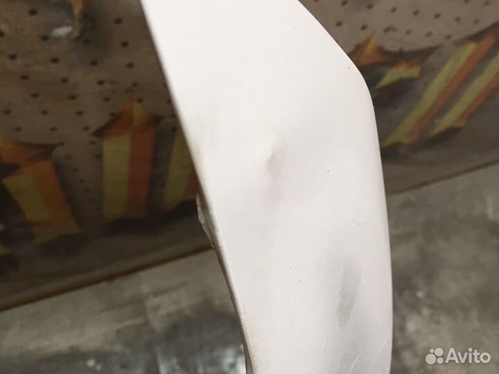 Крыло переднее левое Mitsubishi Pajero 4