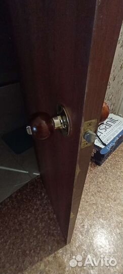 Межкомнатные двери бу 2шт.с коробкой, наличниками