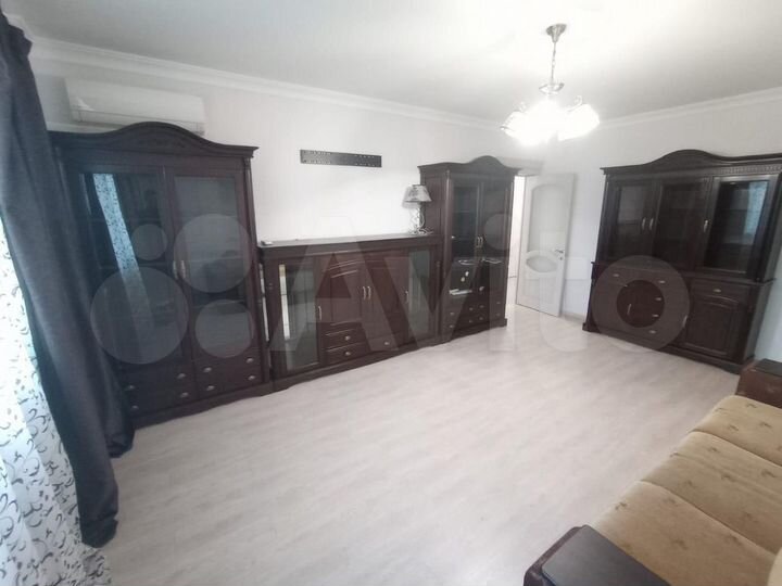 2-к. квартира, 80 м², 4/9 эт.