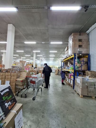 Продам торговое помещение, 1400 м²