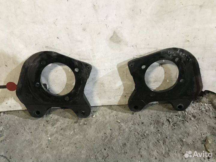 Скоба суппорта Opel Astra J (2009—2012)