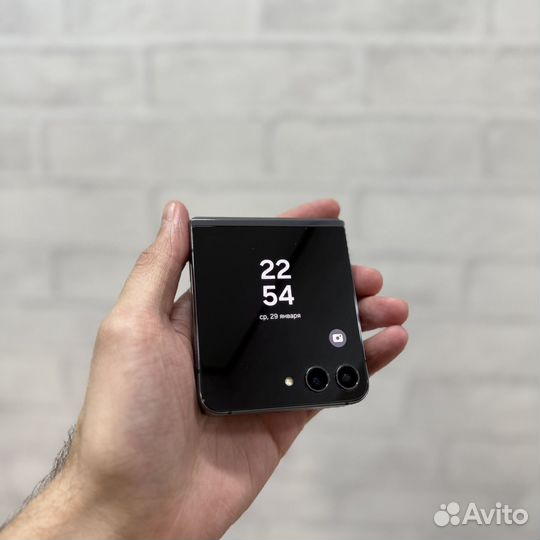 Samsung Galaxy Z Flip5, 8/256 ГБ