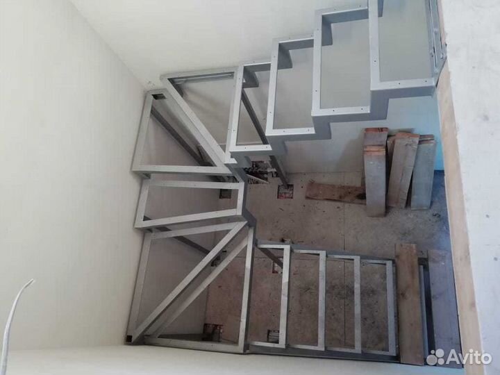 Лестница на второй этаж