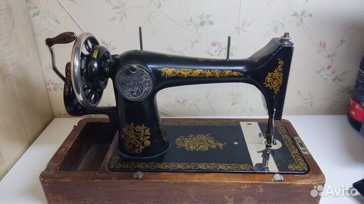 Швейная машинка Зингер