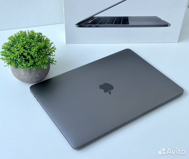 MacBook Pro 13 2019 256гб TouchBar Отличный