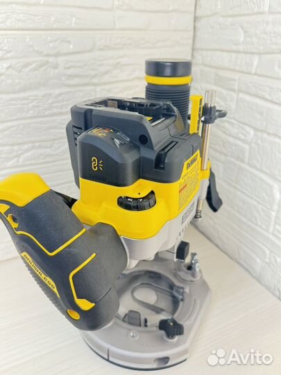 Фрезер аккумуляторный 20Вт Dewalt DCW620B