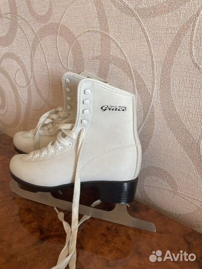 Коньки фигурные женские