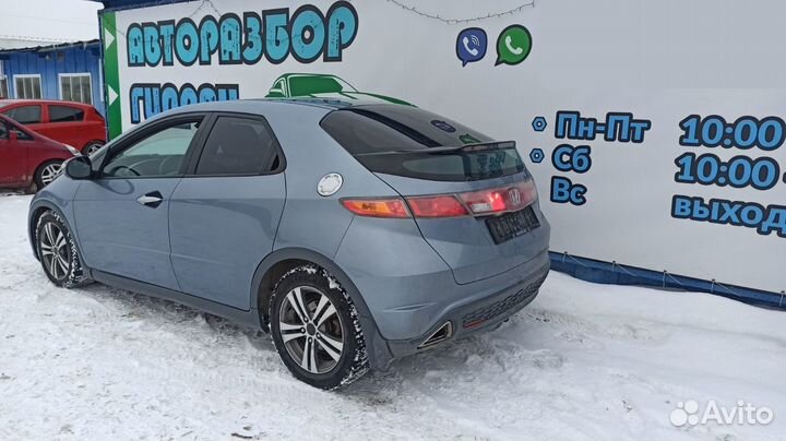 Ремень безопасности задний левый Honda Civic 5D 82