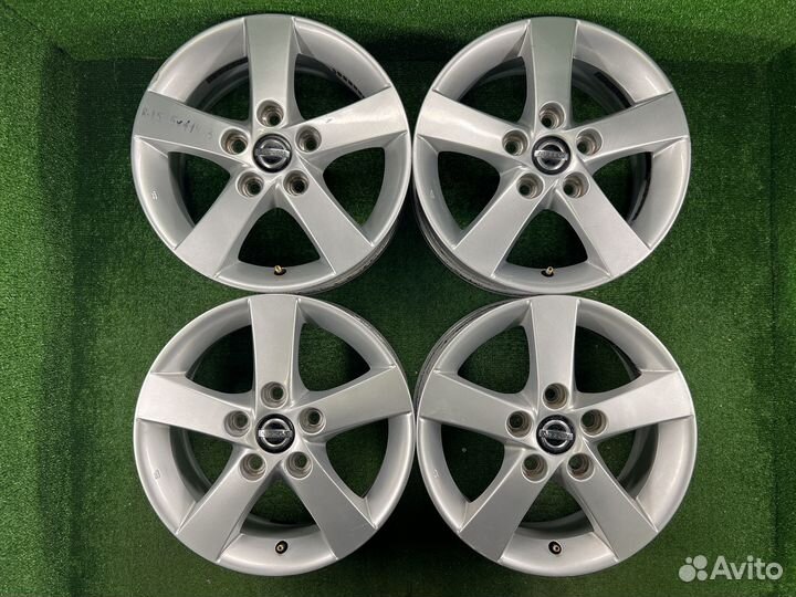 R15 Nissan 5x114.3 6JJ ET+50 цо66,1мм 6,53кг в Мос