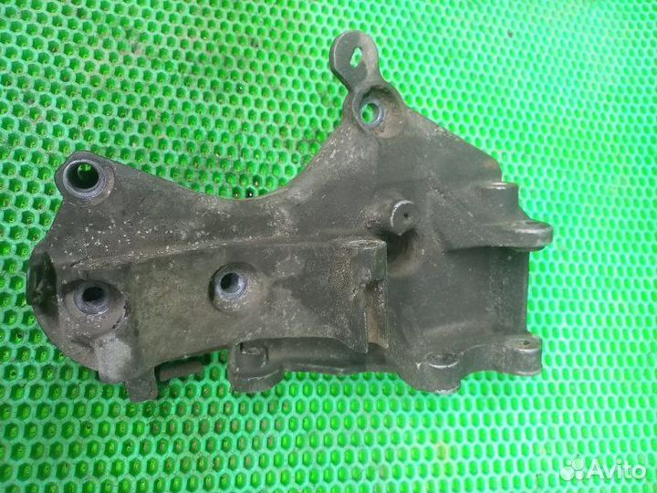 Кронштейн генератора Renault Logan LS0G/LS12