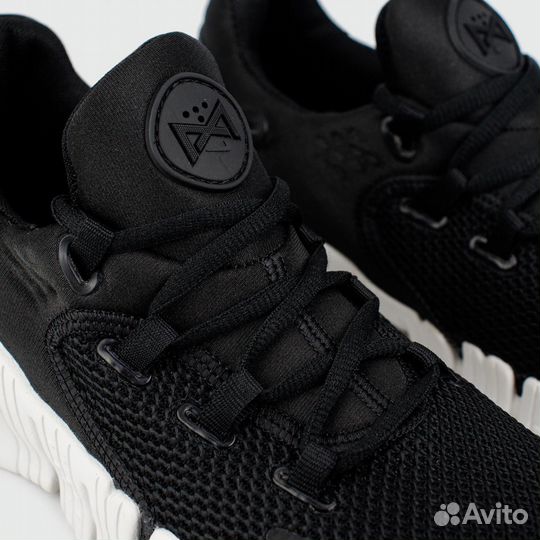Nike Free Metcon 4 Black / White