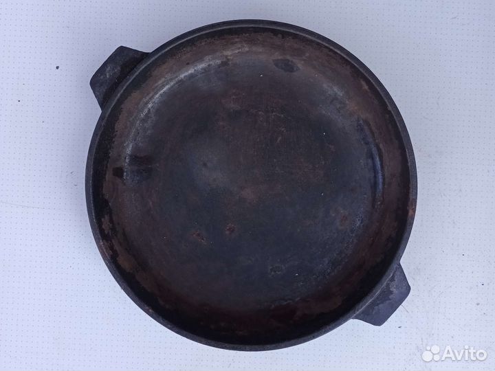 Чугунная сковорода