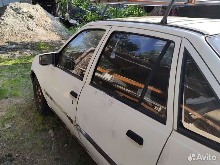 Opel kadett e, 1986г., инжектор, на з/ч