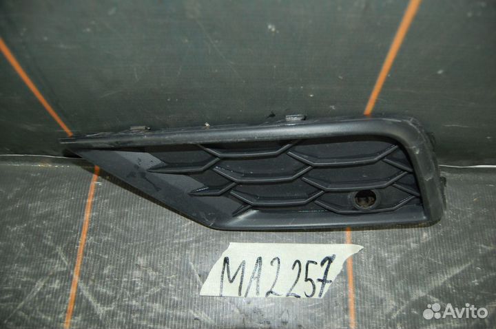 Заглушка фары птф левой-Volkswagen Tiguan 2